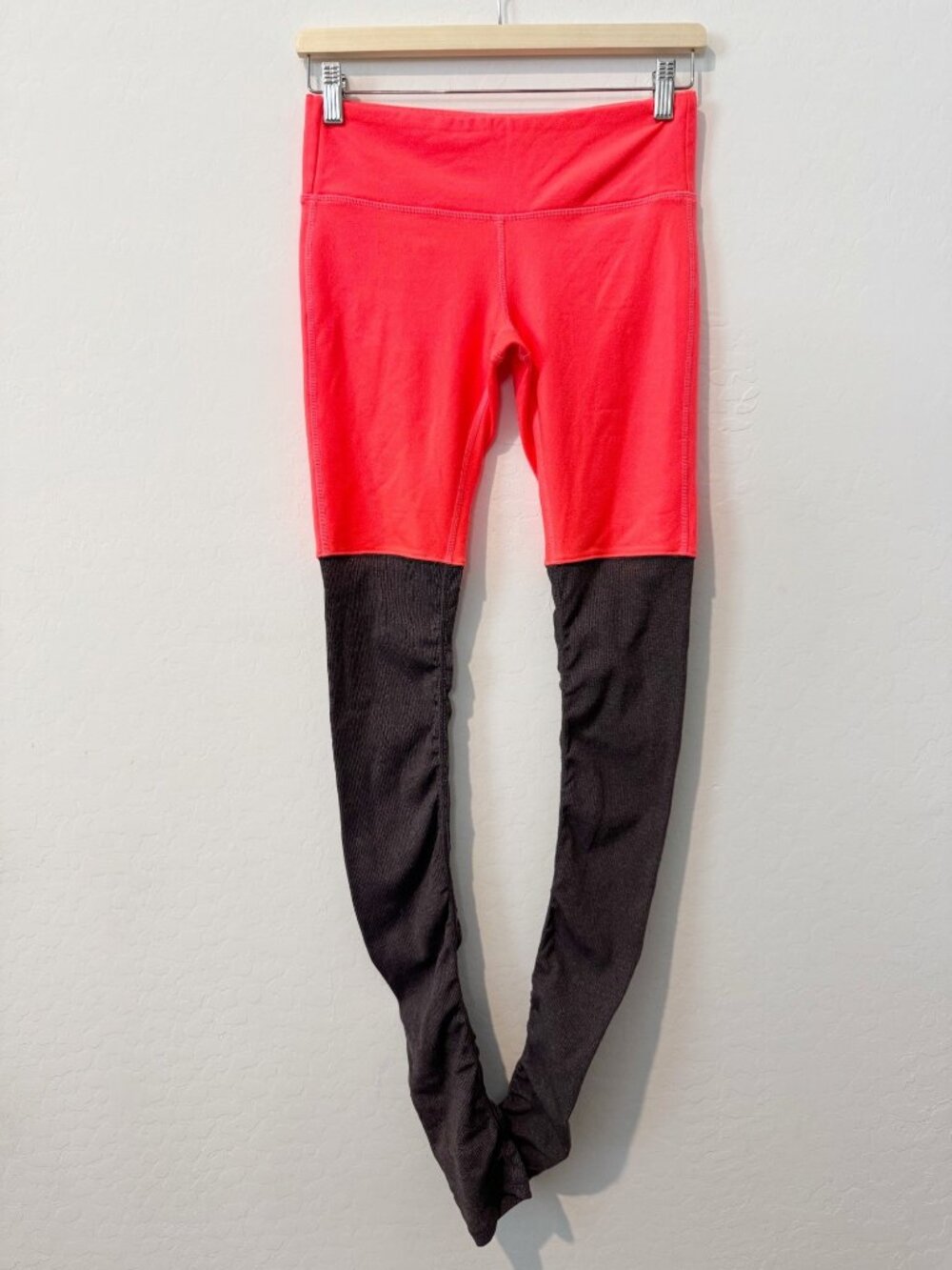 Alo Yoga Goddess Leggings Size Small Pink Heather Ruched Ribbed Sporty Pilates